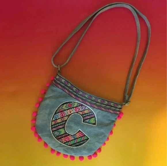 Justice y2k purse with monogram "C". Like new - Picture 1 of 5